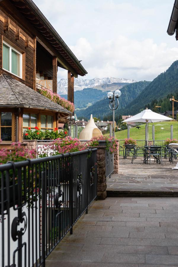 Hotel Hell Ortisei Exterior photo