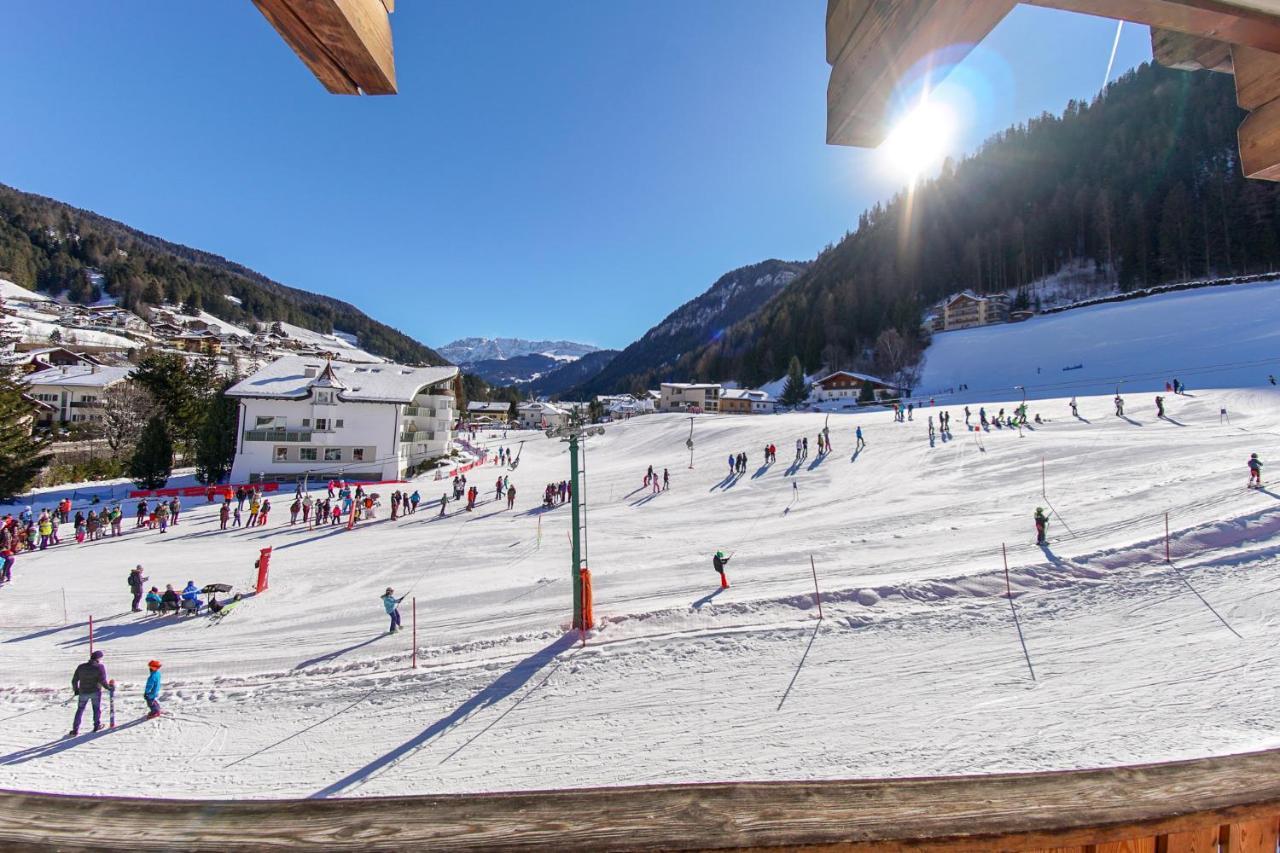 Hotel Hell Ortisei Exterior photo